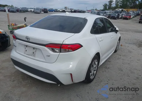 2021 Toyota Corolla Le z USA, uszkodzony, nr VIN JTDEPMAE7MJ127461